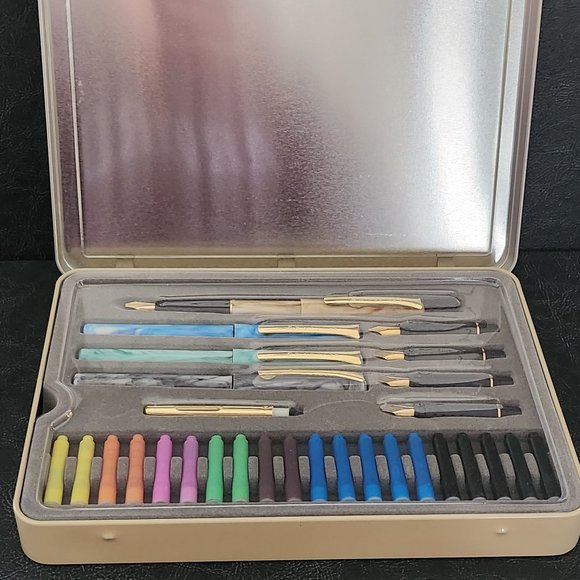 New! Staedtler 33 Piece Calligraphy Set With Interchangeable Points 5 Nibs/ 5 Pl - Picture 8 of 10